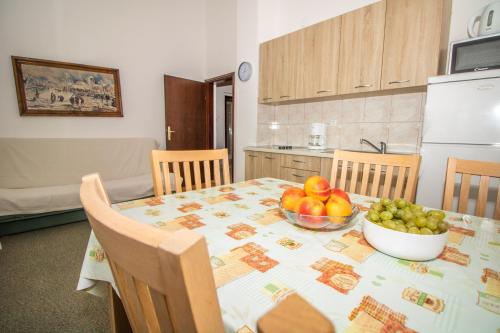 Two-Bedroom Apartment with Terrace and Sea View image 4