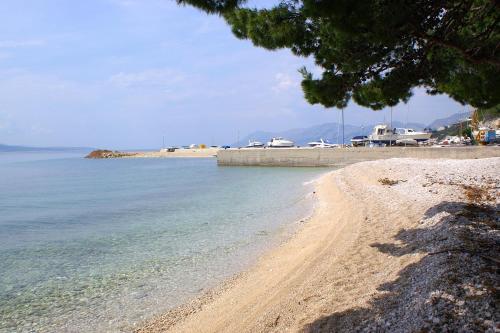 Family friendly house with a swimming pool Makarska - 19796