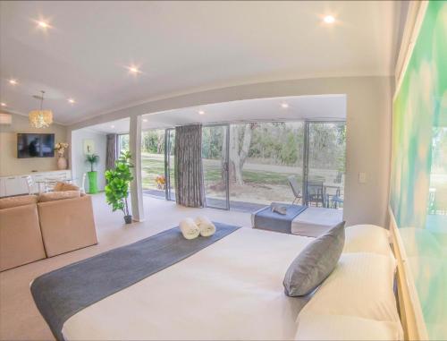 Noosa North Shore Retreat