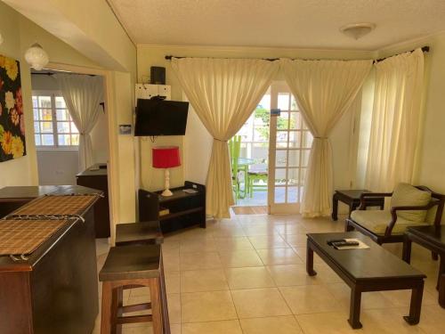 1 bedroom Penthouse Suite 63 at Mystic Ridge Resort in 오초 리오스