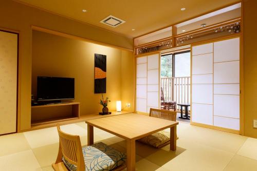 room detail thumbnail 1