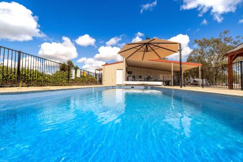 Peldbaseins, BIG4 Opal Holiday Park in Lightning Ridge