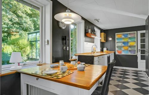 Kitchen, 5 Bedroom Awesome Home In Erslev in Dragsbaek