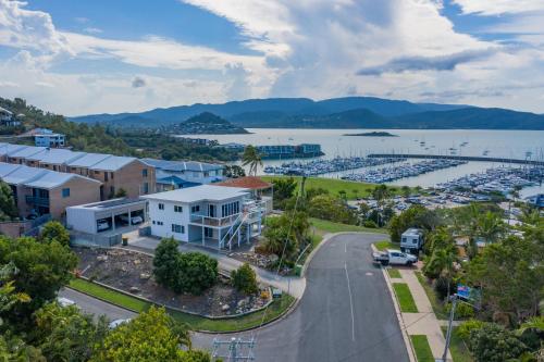 Nautical Views - Airlie Beach