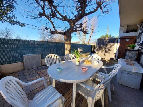 Appartement Marseillan-Plage, 3 pièces, 8 personnes - FR-1-326-738 - Apartment - Marseillan