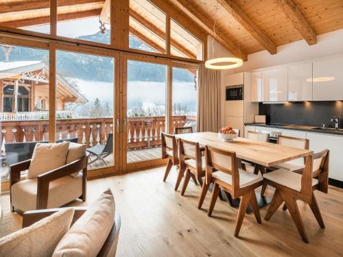 Premium chalet with sauna on a sunny slope