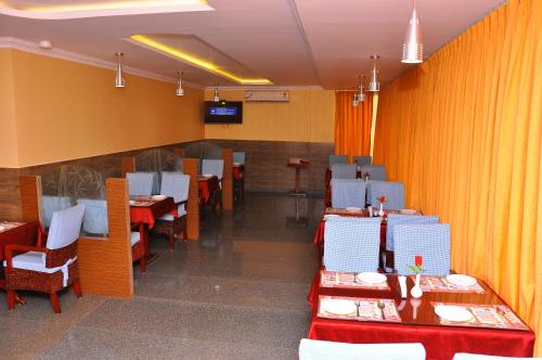 Restaurant, RATNA FOREVER NITTE in Karkala