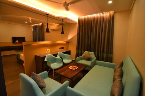 THE CENT HOTEL near Salar Jung Museum
