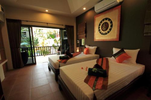 room detail thumbnail 1