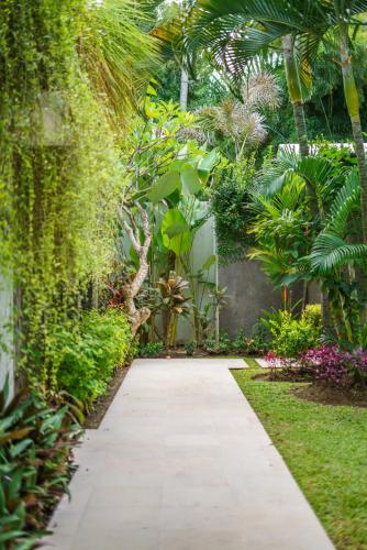 Three-Bedroom Villa with Private Pool image 7
