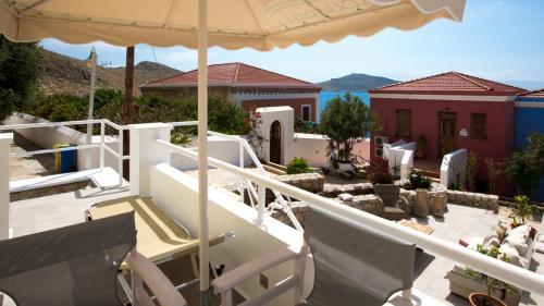 Chic & Modern Apartments with swim access, Halki (photo 8)
