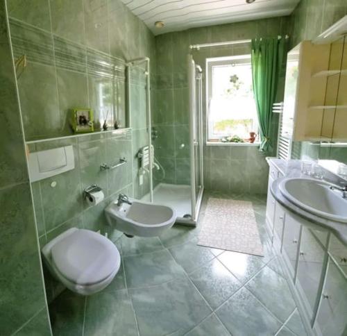 Duša, Ferienwohnung Urlaub über den Second Hand Lädchen (Ferienwohnung Urlaub uber den Second Hand Ladchen) in Grossbreitenbach