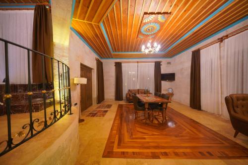 Cappadocia Secret Hill Cave Suites Room Type - Superior King Suite