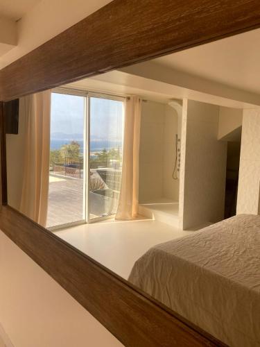 LES SUITES LOVE 3 SPA VUE MER PISCINe, Marseille (photo 11)
