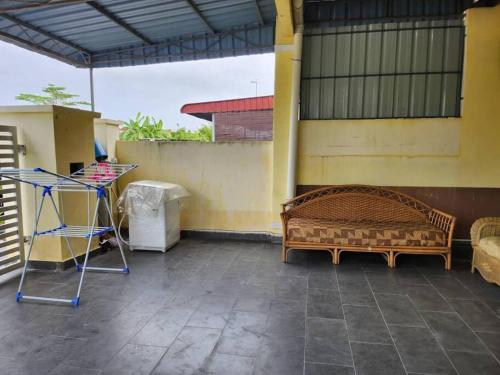 D'Haja 61 KLIA Sepang with 3 AIRCONDS & WiFi near Mitsui Outlet Park Klia Sepang