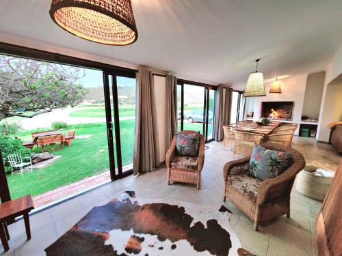Buff & Fellow Eco Cabins, George (photo 10)
