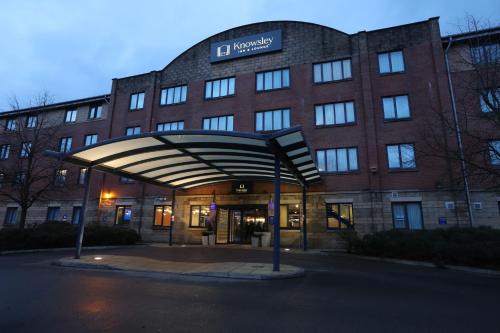 Exterior view, Knowsley Inn & Lounge formally Holiday Inn Express in Simonswood