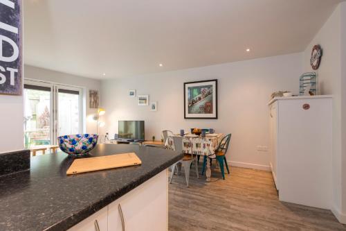 Facilities, The Beach House & Porth Sands Apartments in Newquay Waterfront
