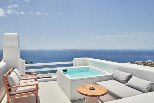 Deluxe Sea View Jacuzzi room in Collini Hotel Mykonos WorldHotels Elite
