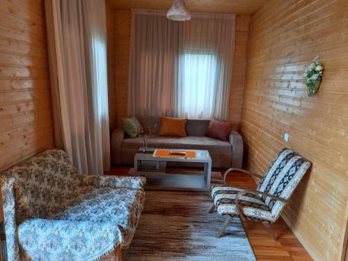 Wooden House Ashuri in Ananuri