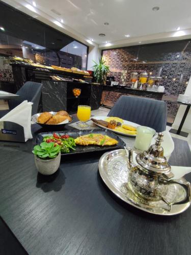 Food and beverages, LOTUS HOTEL Casanearshore in Sidi Maarouf