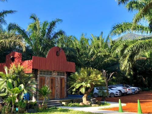 Backyard Glamping&Cafe’ Palian in Palian