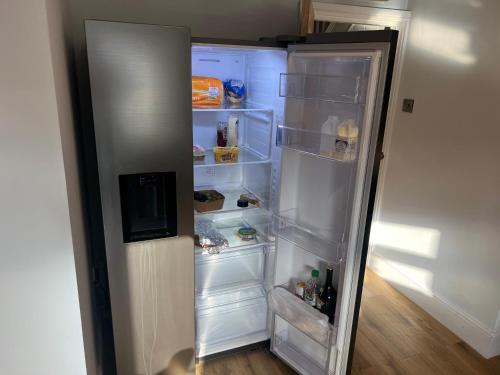 Superb 2 bed Apartment Great location in 哈茨希尔
