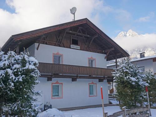  Apartment Föhrenheim-3 by Interhome, Unterkunft in Leutasch