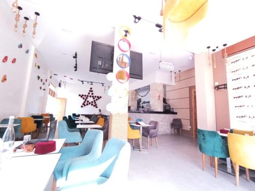 레스토랑, Hotel WOW in 다클라