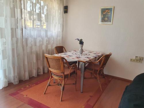 Seadmed, Ferienwohnung am Rauenhübel (Ferienwohnung am Rauenhubel) in Vinningen