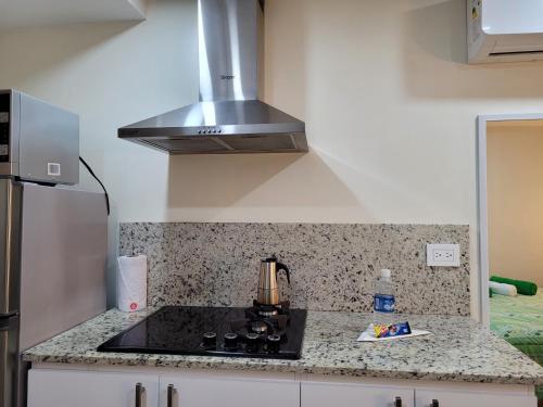 Kitchen, Apartaestudio detras del Hyper Jumbo con planta electrica in Maracay