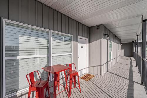 Balcony/terrace, Bringham's Mill Apartments Perfect for Groups Full Kitchen Gym and Free Parking in Rexburg (ID)