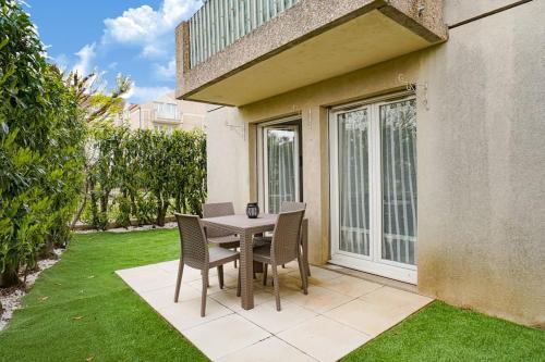 Garden, LeRouget : Hypercentre / Jardin amenage / Hamak in Moissy-Cramayel