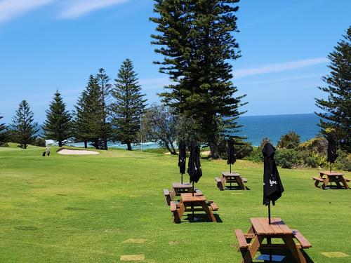 The Entrance & Shelly Beach Holiday House