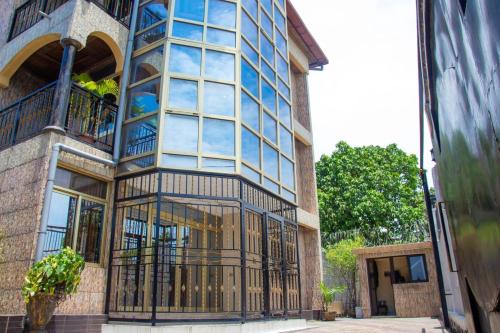 . Appartement spacieux à Kinshasa avec balconELv