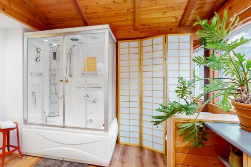 Newfane Hill Retreat Newfane Hill Retreat