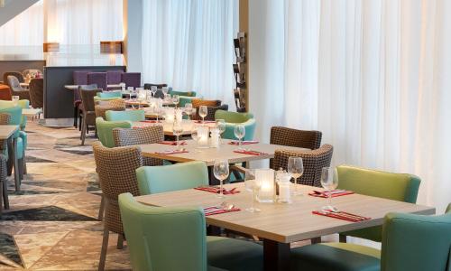 Restaurant, Leonardo Hotel London Watford in Watford