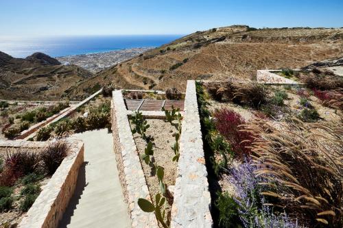 A szálláshely kívülről, Santorini Sky, The Retreat in Moni Profitou Iliou