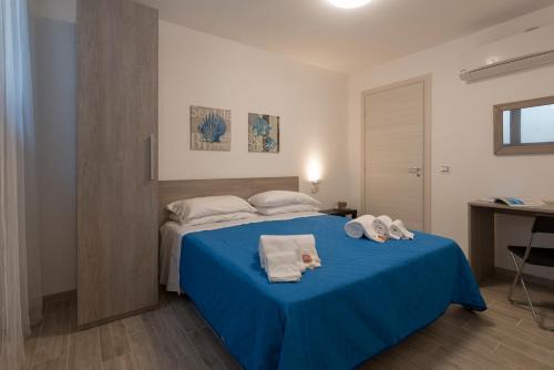 Two-Bedroom Apartment image 6