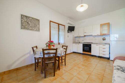 One-Bedroom House image 10