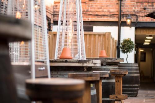 The Pied Bull - main image