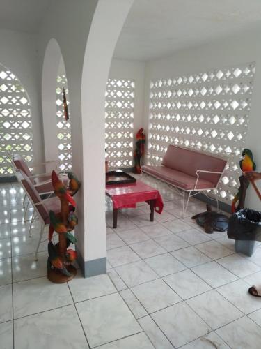 Iekārtas, Tina's Guest House in RioNuoya