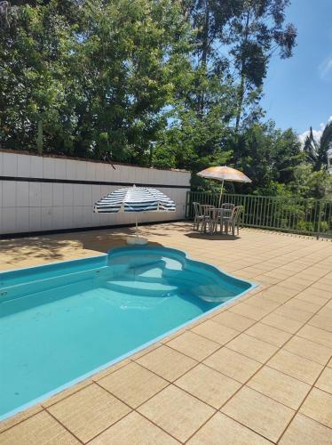 สระว่ายน้ำ, Pousada Sao Judas Tadeu in กวาราตินกิวต้า