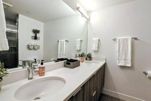 HostWise Stays - The River West - Hot Tub, Parking, Fire Pit, and more, Silverthorne (photo 9)