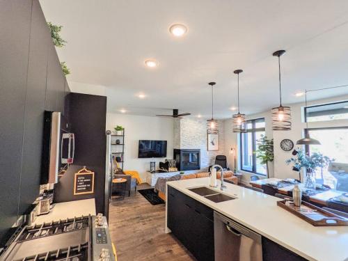 HostWise Stays - The River West - Hot Tub, Parking, Fire Pit, and more, Silverthorne (photo 10)