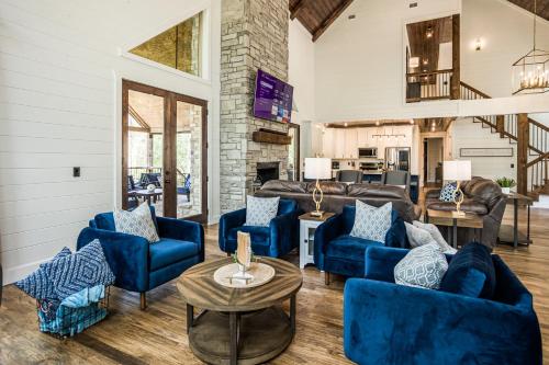 BRAND NEW! "Yes, Please!" Spacious Luxury Getaway 6 Bed 6 and a half Bath image