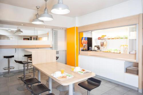 Đồ ăn và thức uống, Unisotel Colmar Parc Des Exposition EX F1 in Colmar