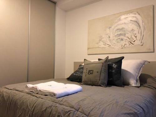 One-Bedroom Apartment image 3
