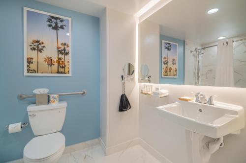 Radisson Resort Miami Beach