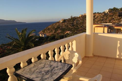 2 bedrooms, 4 beds